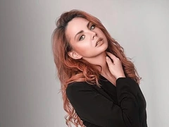Не с отцами: с кем остались маленькие дочери МакSим, пока певица находится в коме