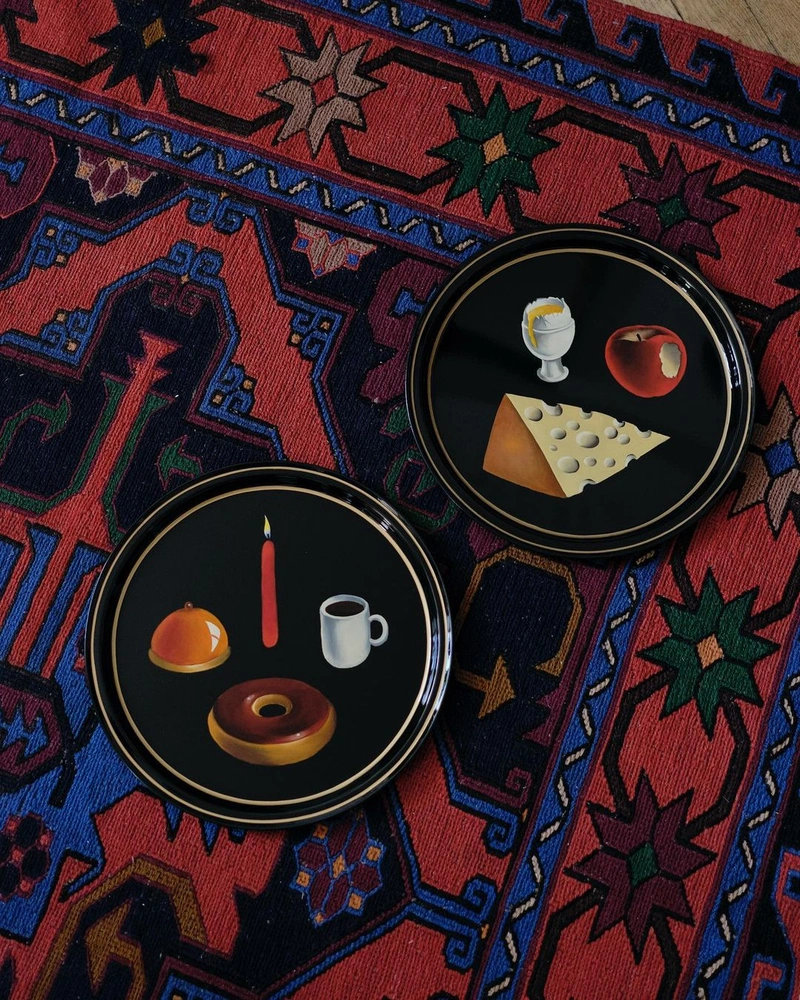 The Dar Store представляет подносы «Жостово» по эскизам Антона Тотибадзе | Источник: @thedar.store