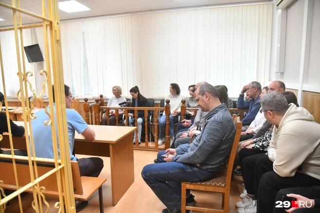 В суд пришла большая группа поддержки  | Источник: Иван Митюшёв / 29.RU