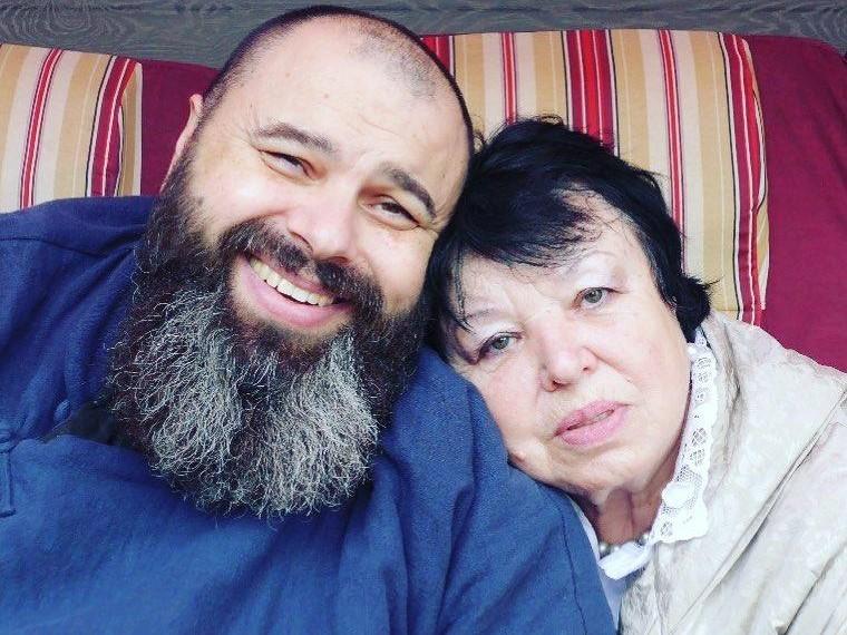 «Я прошу вас всех помолиться за нее»: Максим Фадеев трогательно простился с мамой