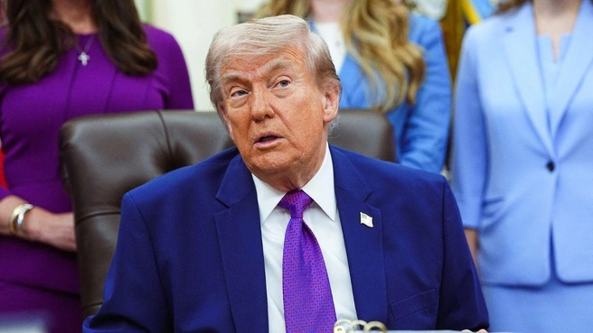 Бывший конгрессмен утверждала, что Трамп тайно боролся за засекречивание файлов Эпштейна. | Источник: mega