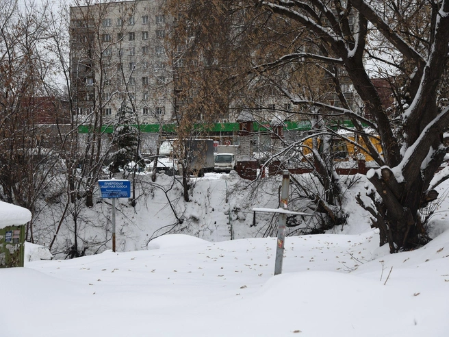 Улица Учительская, где объявлен режим ЧС | Источник: Александр Ощепков / NGS.RU