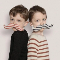 «Я думала, ребенка подменили»: женщина родила двойняшек с разным цветом кожи