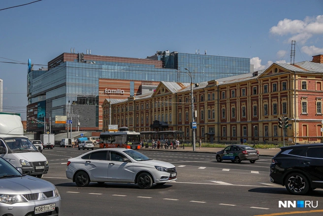 Реконструкция путей затронет участок на площади Лядова | Источник: Наталья Бурухина / NN.RU