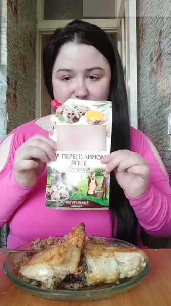 Блогер злоупотребляла вредными и жирными продуктами