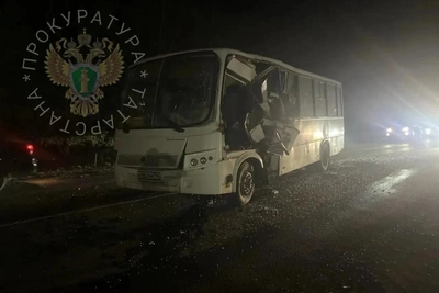 В Татарстане пассажирский автобус попал в ДТП с грузовиком
