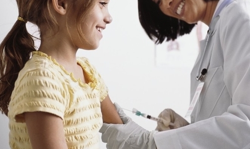 Детей без прививок от кори и полиомиелита не хотят пускать в школы и детсады