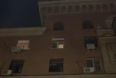 В Волгограде с памятника архитектуры упала лепнина