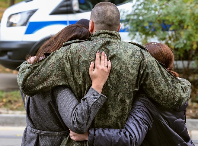 Человек стал невидимкой. «Непризывным» добровольцам не дают обещанные 300 тысяч | Источник: Андрей Бресонов/«Коммерсантъ»