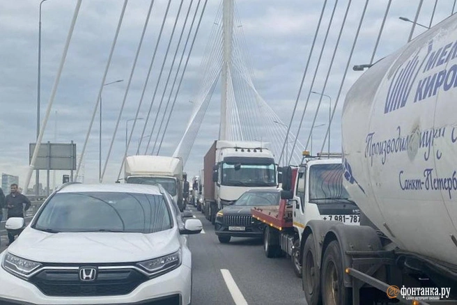 ЗСД и КАД снова встали в пробках, пока центр разъезжается | Источник: читательница «Фонтанки» Лариса