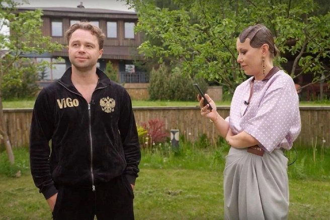 Кадр из интервью Виталия Гогунского Ксении Собчак | Источник: Осторожно, Собчак / YouTube.com