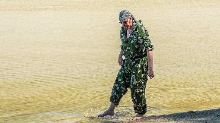 Вода у берегов Куршской косы внезапно стала желтой