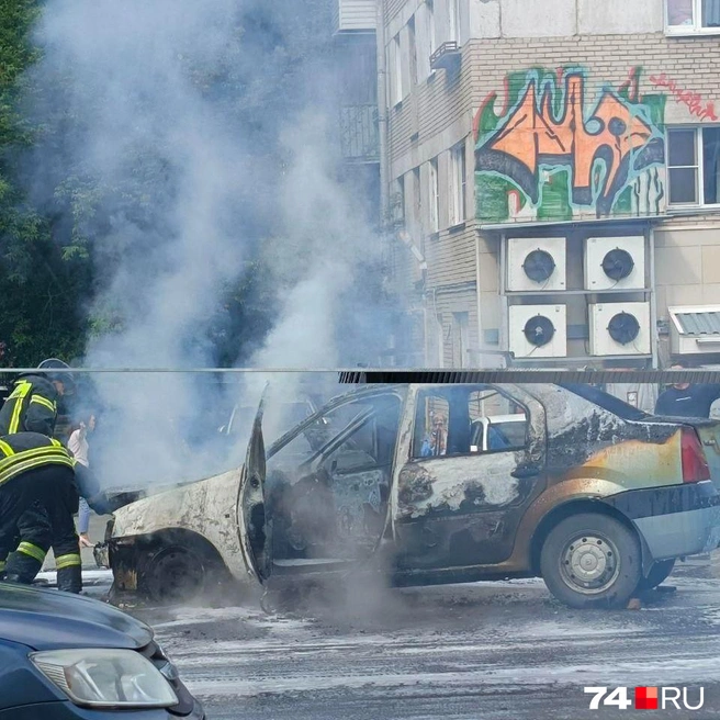 Салон выгорел полностью | Источник: читатель 74.RU