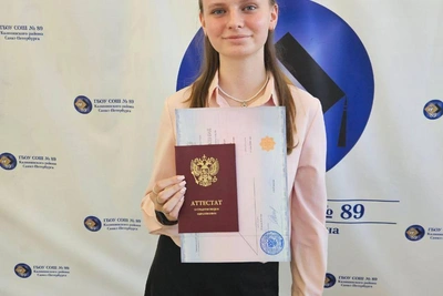 Выпускница год борется за красный аттестат через суд