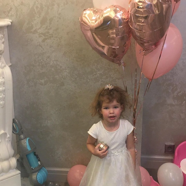 3-летняя дочь Андрея Аршавина отметила день рождения без любимого папы | woman.ru