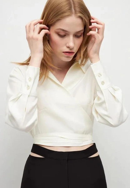 Блуза SelaЦена: 3 299 руб.Где купить: lamoda.ru