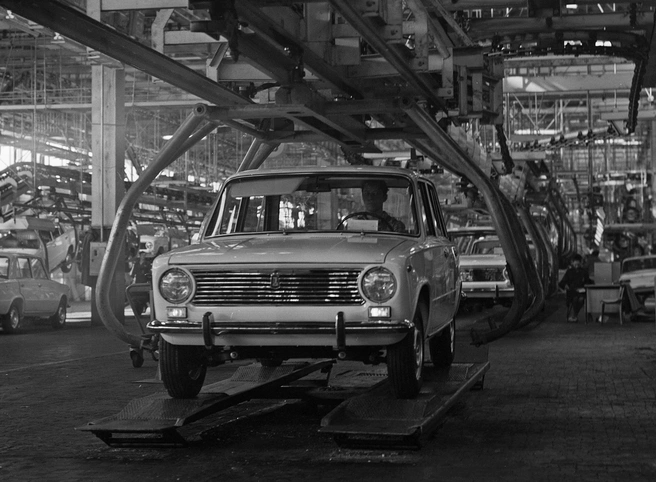 На первом автомобиле с конвейера съехал итальянец | Источник: пресс-центр АВТОВАЗа