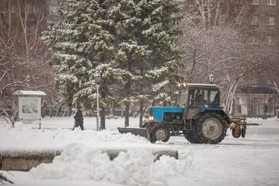 Streets Captive to Snowdrifts: Who Clears Roads and Sidewalks in Novosibirsk