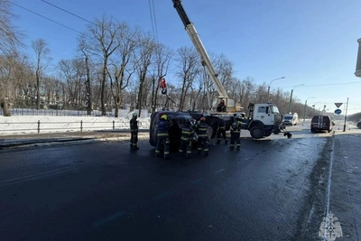 Porsche Cayenne эвакуировали из Летнего сада после аварии