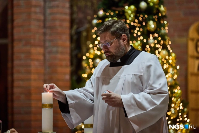 С появлением первой вечерней звезды у верующих заканчивается строгий пост | Источник: Александр Ощепков / NGS.RU