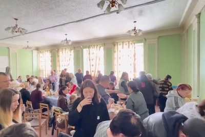 13 автобусов освободили из снежного плена на трассе