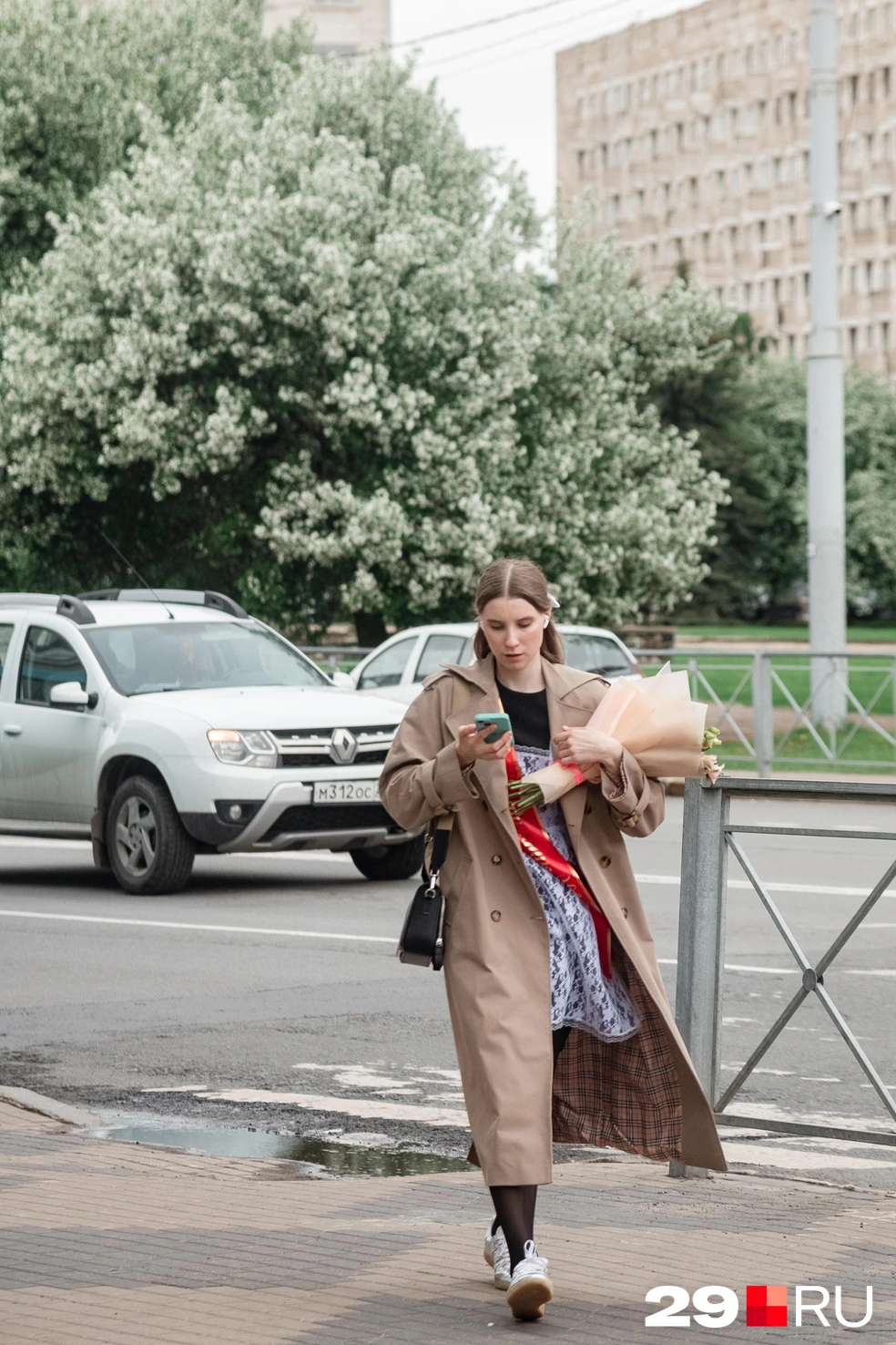 В городе уже расцвели яблони | Источник: Иван Митюшёв / 29.RU