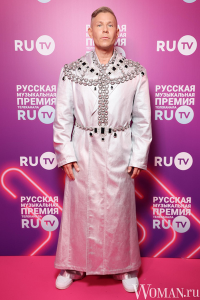 Назвавший Рогова обрюзгшей теткой Митя Фомин вновь прошелся по главному стилисту страны