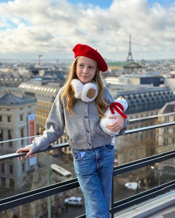 Она посетила множество стран | Источник: likenastya / Instagram.com* (деятельность соцсети запрещена на территории РФ)