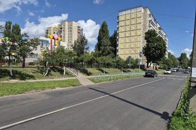 В Липецке обновляют дороги к школам и детсадам