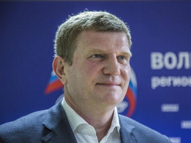 Олег Савченко заявлял, что сложил мандат ради работы над проектом расширения транспортных коридоров | Источник: Константин Завриков / V1.RU