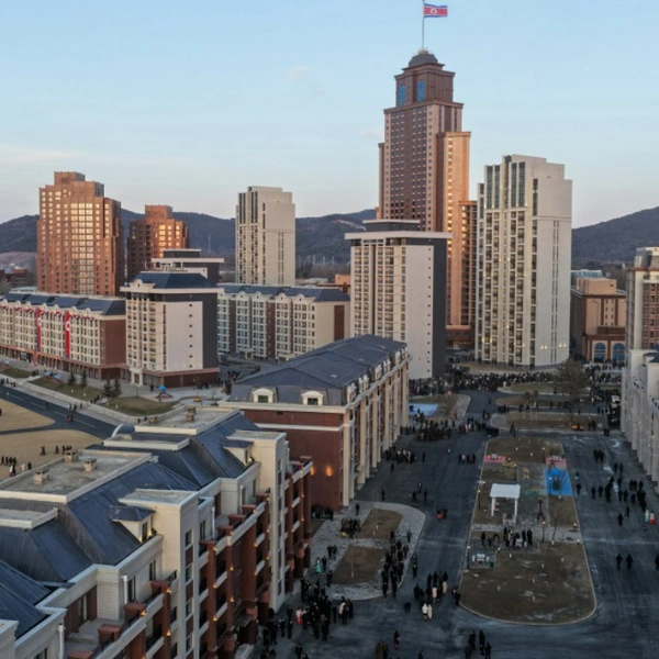 Как выглядят дома в Пхеньяне, построенные для семей солдат, погибших в Курской области. Фото