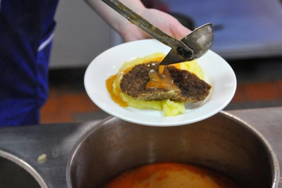 Таракан в котлете учеников школы № 11 Владивостока