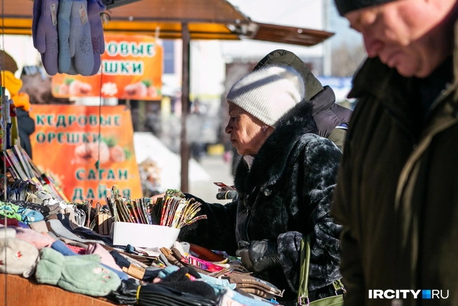 Пенсионеры признаются, что покупать приходится всё самое дешевое | Источник: Полина Авдошина / Городские медиа