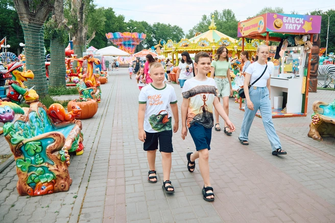 Центральная прогулочная аллея парка | Источник: Роман Данилкин