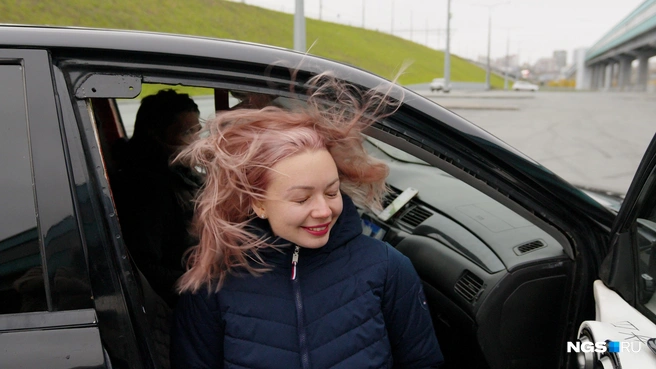 HairsTrick («Трюк с Волосами») — термин, который описывает поднятие, колебание и вибрацию волос под воздействием давления звуковой волны, создаваемой сабвуферным звеном | Источник: Антон Дигаев / NGS.RU