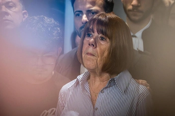 «Я не мертва»: что нового рассказала в мемуарах Жизель Пелико, выжившая в секс-рабстве у собственного мужа