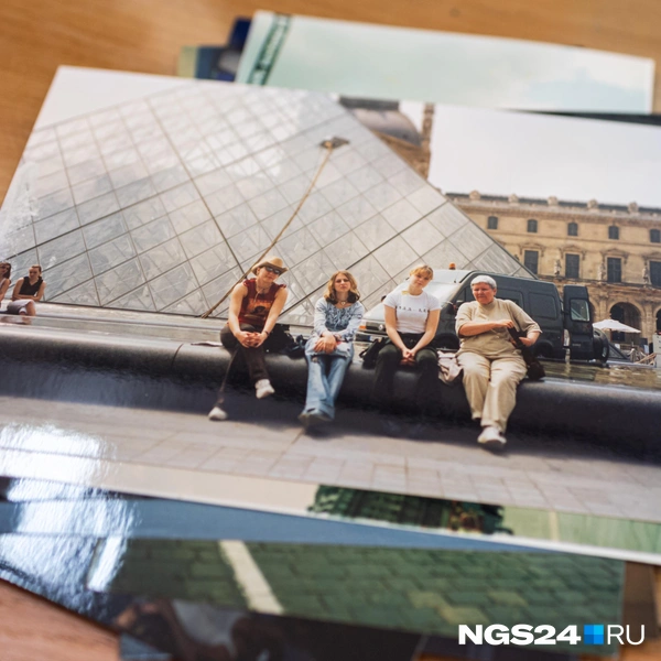 Поездка школьников во Францию, на фото Лувр | Источник: Мария Ленц / NGS24.RU 