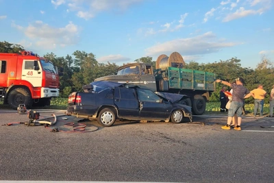 Под Волгоградом в ДТП погибли дедушка и школьница