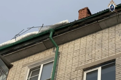 В Рузаевке снег с крыш травмировал двух пенсионеров