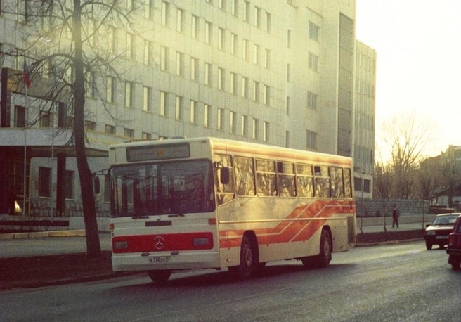 106-й маршрут когда-то гонял с «Восьмиэтажки» до Аэропорта | Источник: История Уфы и Башкортостана / Vk.com