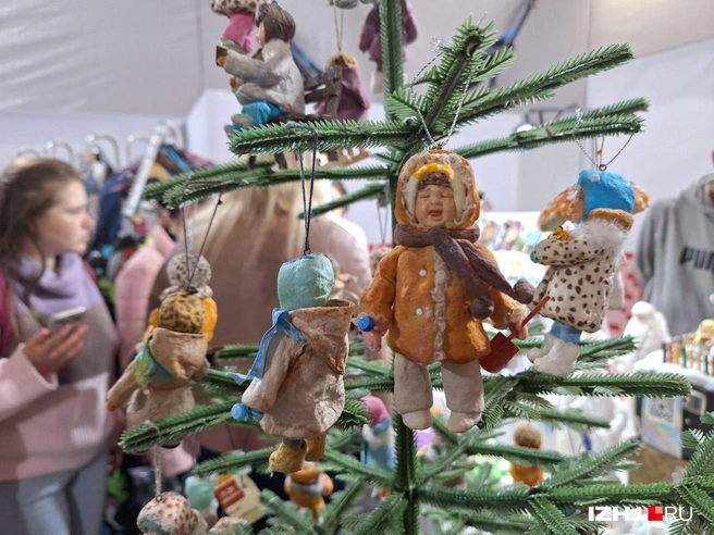 На ярмарке вы сможете приобрести изделия удмуртских мастеров | Источник: Юлия Дёмина / IZH1.RU