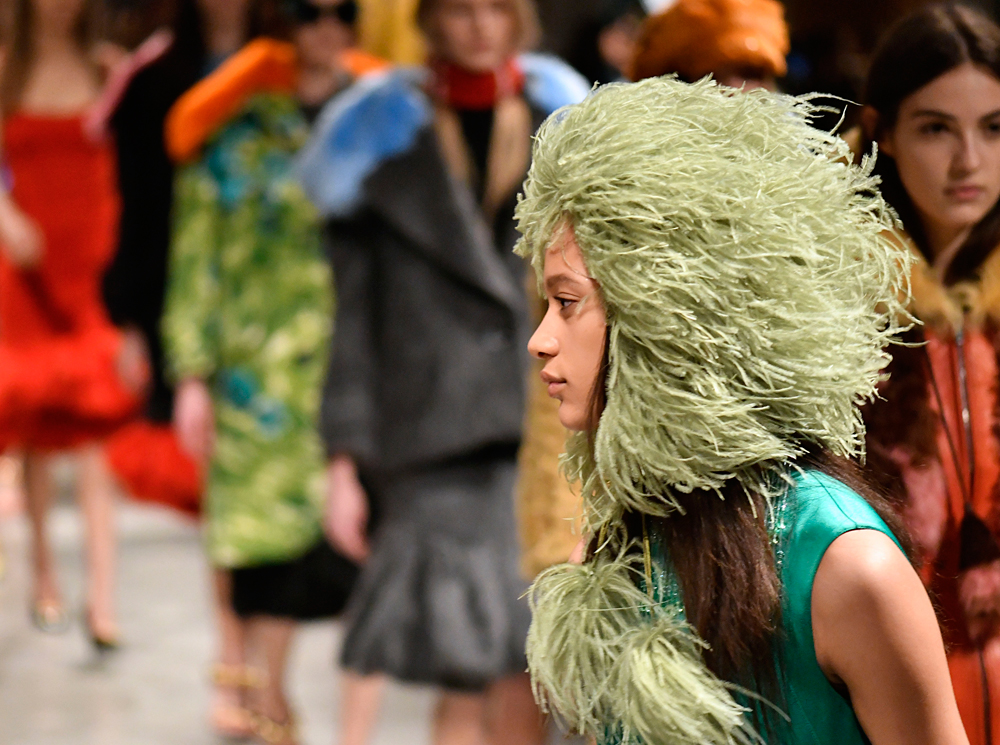 Fashion director notes: за что мы уже любим осенне-зимнюю коллекцию Prada | marieclaire.ru