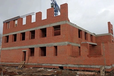 В Земетчино возводят третий этаж новой больницы