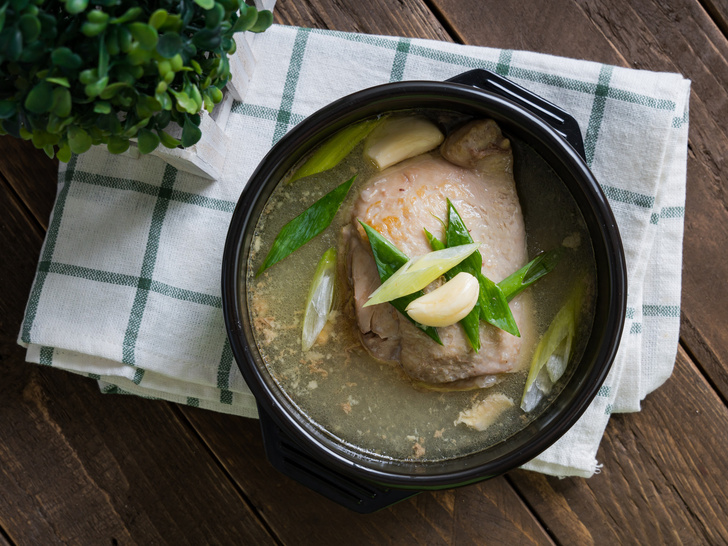 Фото №1 - Куриный суп по-новому: всего два ингредиента, которые изменят привычное блюдо к лучшему