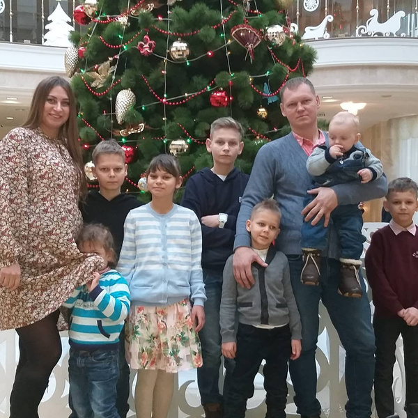 «Изо рта пошла пена, я потеряла много крови»: Екатерина Хомченко родила восьмого ребенка с отеком легких