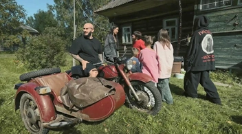 Джиган уехал в деревню, где устроил пожар в доме, целовался не с Самойловой и отругал сына