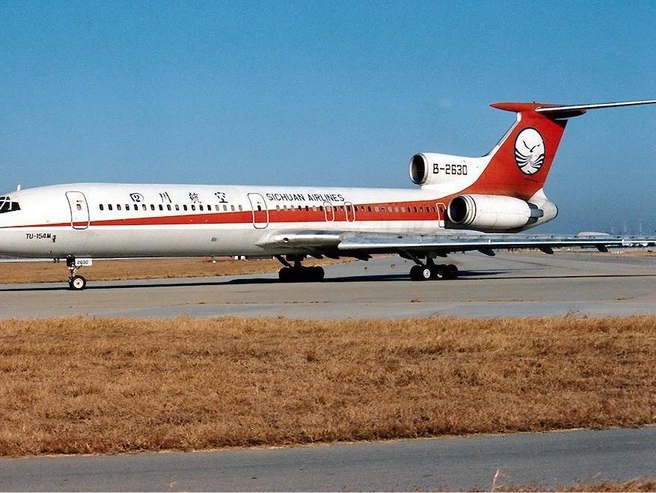 Ту-154М Sichuan Airlines, обмененный на продовольствие и товары первой необходимости | Источник: Торстен Майвальд / wikimedia / GFDL 1.2