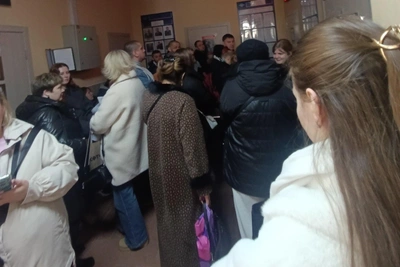 В Екатеринбурге огромная очередь за паспортами в полиции