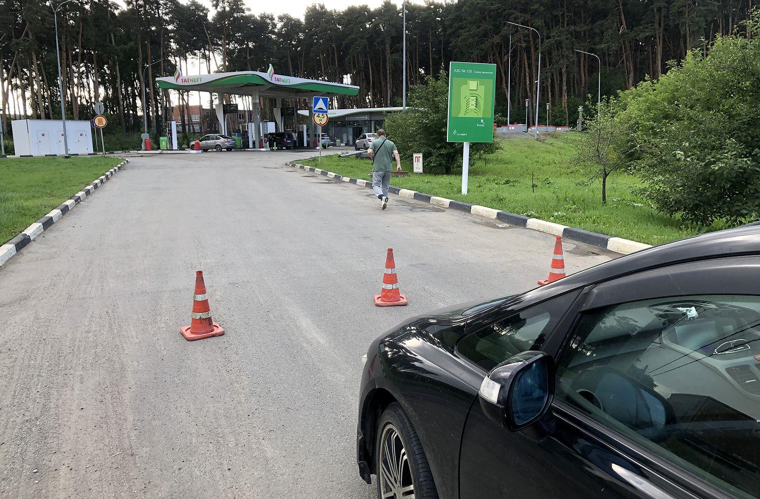«Не работает до особого распоряжения». На АЗС Челябинска ввели лимиты на продажу топлива