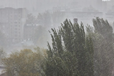 «Гремит жутко»: ливень с грозой в Воронеже